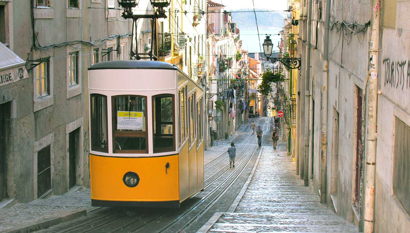 8-Day Essential Spain and Portugal Tour from Madrid