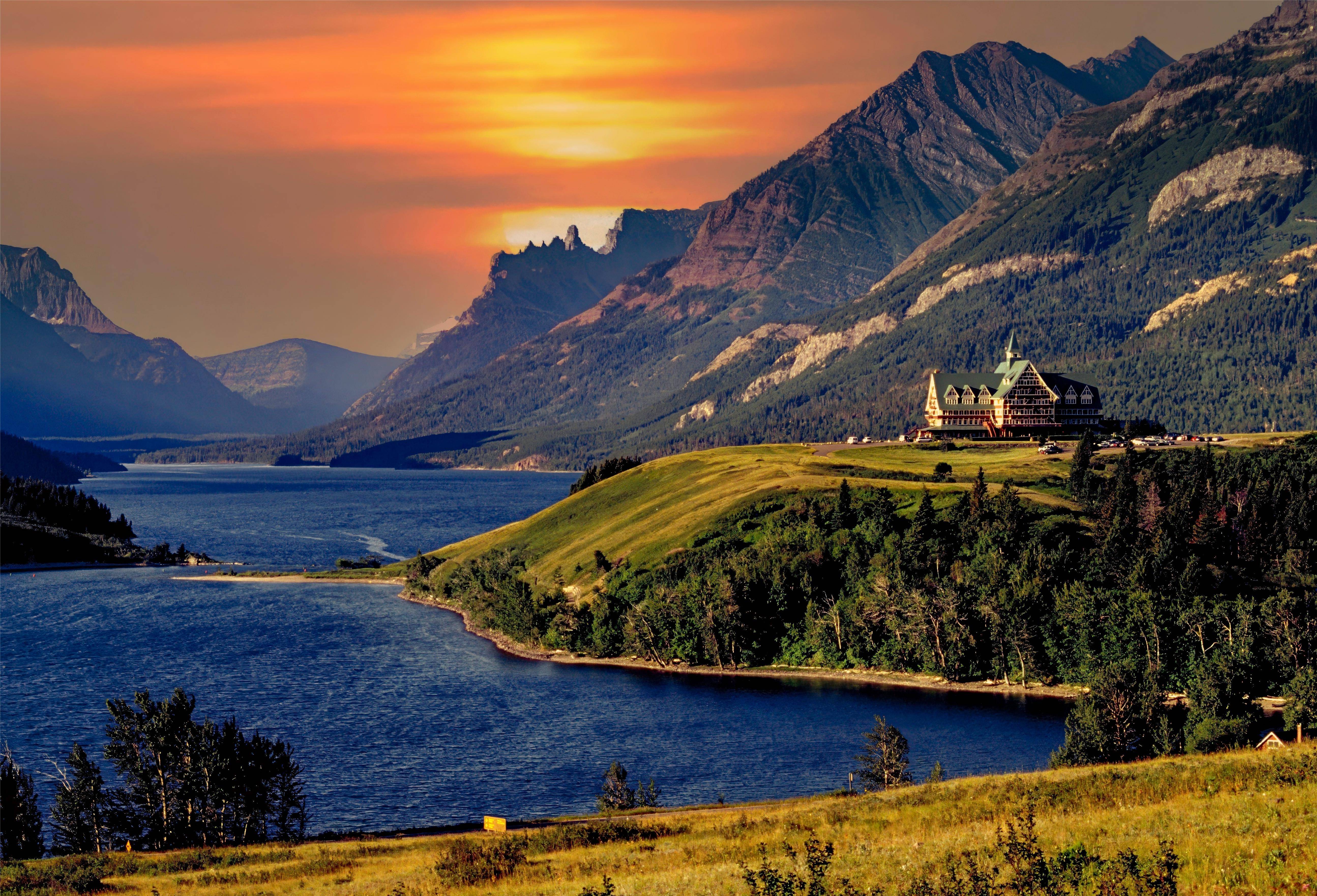 7-Day Canada Tour from Calgary: Banff, Jasper, Kootenay Marble Canyon, Johnston Canyon, Lake Louise, Columbia Icefield, Yoho, Drumheller and Waterton National Park