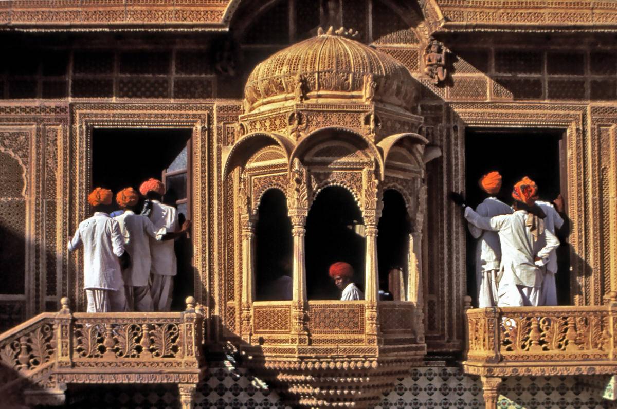 22-Day North India Family Holiday Tour from New Delhi: Agra, Fatehpurn, Kota, Bundi, Chittorgarh, Udaipur |  City Palace | Pushkar Lake