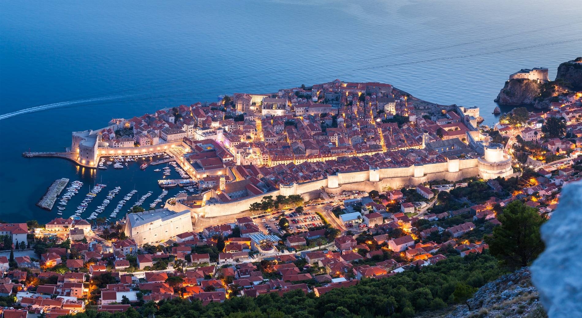 20-Day Western, Central and Eastern Europe Tour from Paris: Frankfurt | Amsterdam | Budapest | Dubrovnik