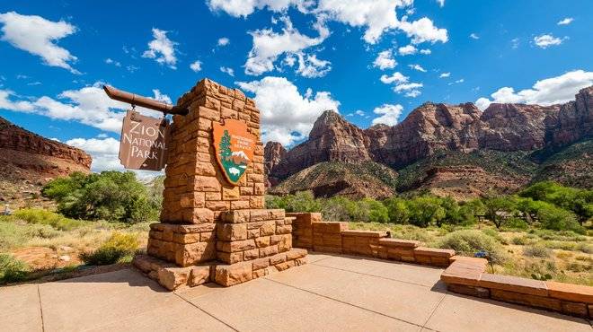 5-Day Luxury Yellowstone Tour from Los Angeles【Max 10 Pax Small Group】: Grand Canyon, Salt Lake City, Zion, Grand Teton, Horseshoe Bend, Lake Powell