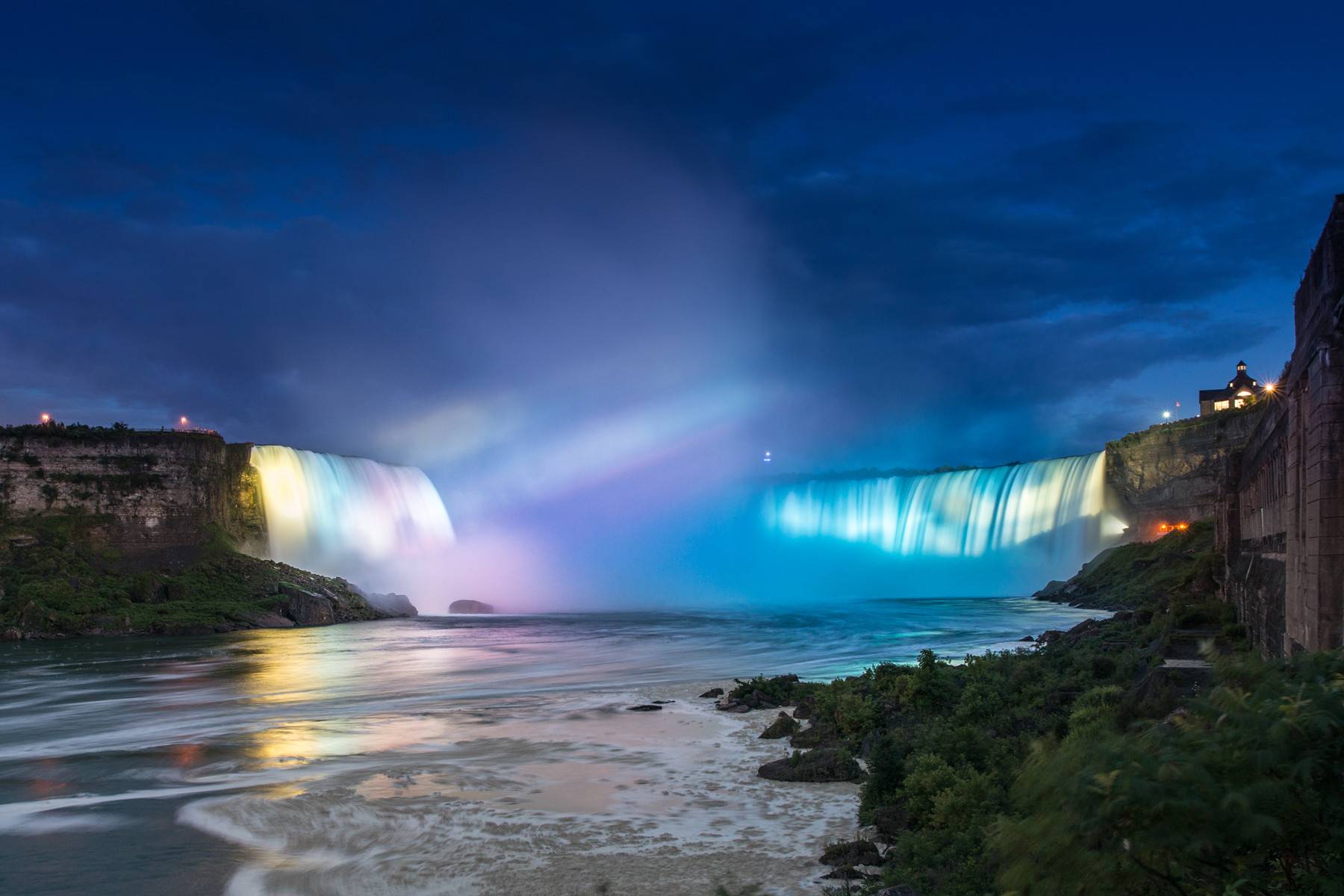 7-Day Canada East in-Depth Tour from Toronto: Ottawa, Quebec City, Mont Tremblant Village, Skywalk, Niagara Falls and Toronto Downtown
