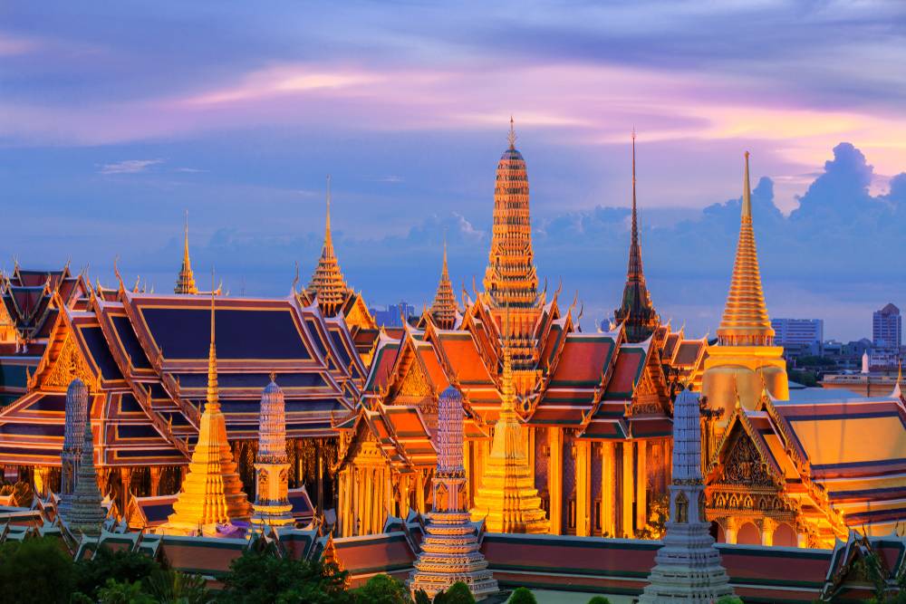 10-Day Singapore - Malaysia - Thailand Scenic Tour: Thian Hock Keng, Petronas Twin Towers, Bangkok Grand Palace丨Mid-flight Tickets Included