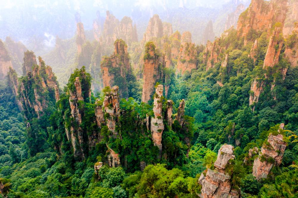 4-Day Zhangjiajie Highlights Private Tour: Yuanjiajie, Tianzi Mountain, Zhangjiajie Grand Canyon, Baofeng Lake and Tianmen Mountain