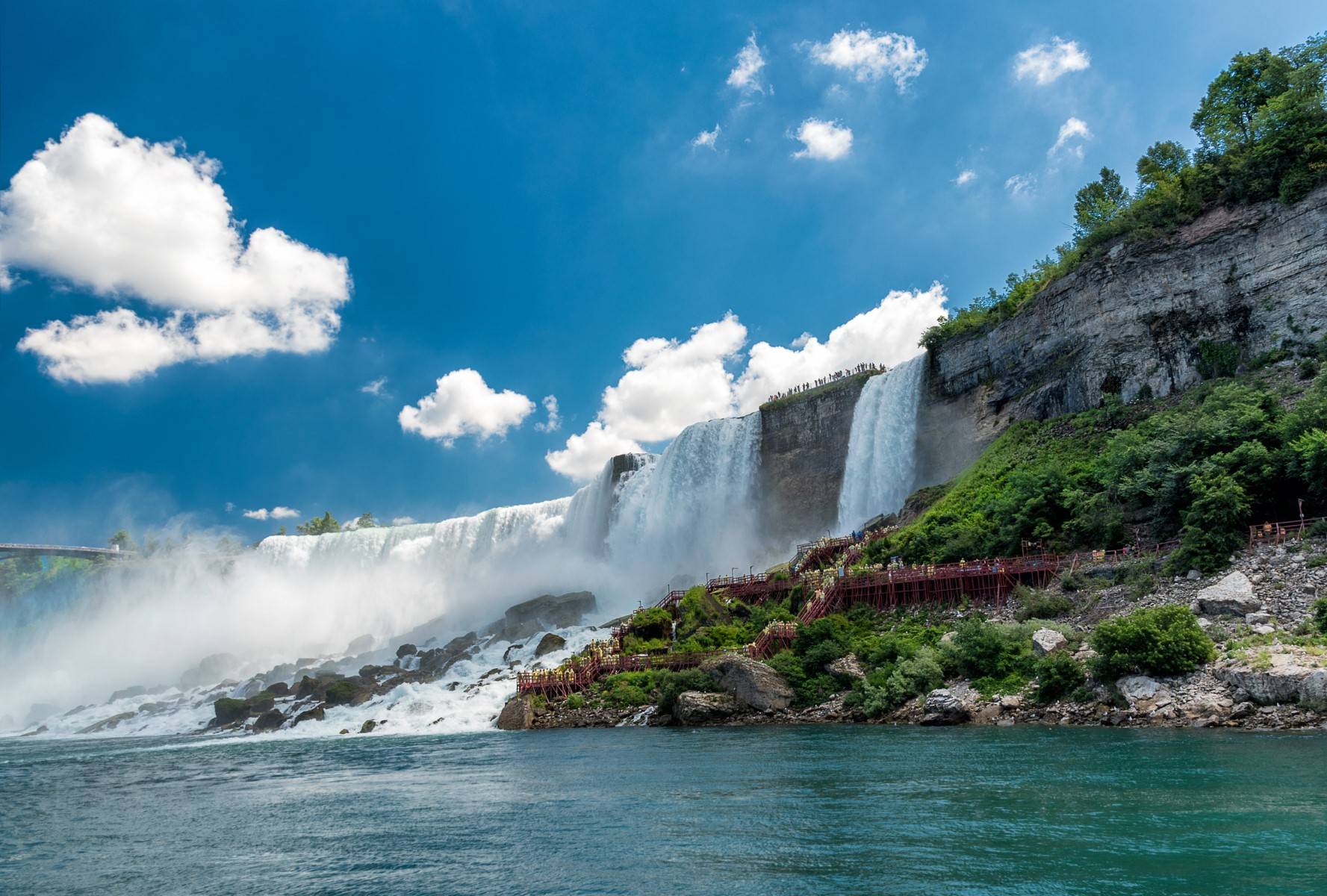 14-Day Cross-Country Tour from San Francisco: Los Angeles, Chicago, Cleveland, Niagara Falls, Corning, New York | Hotel Breakfast Included
