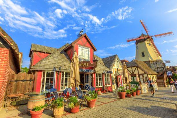 6-Day US West Tour from Los Angeles: Santa Monica, Solvang, Bakersfield, Yosemite National Park  | Ticket Admission Included
