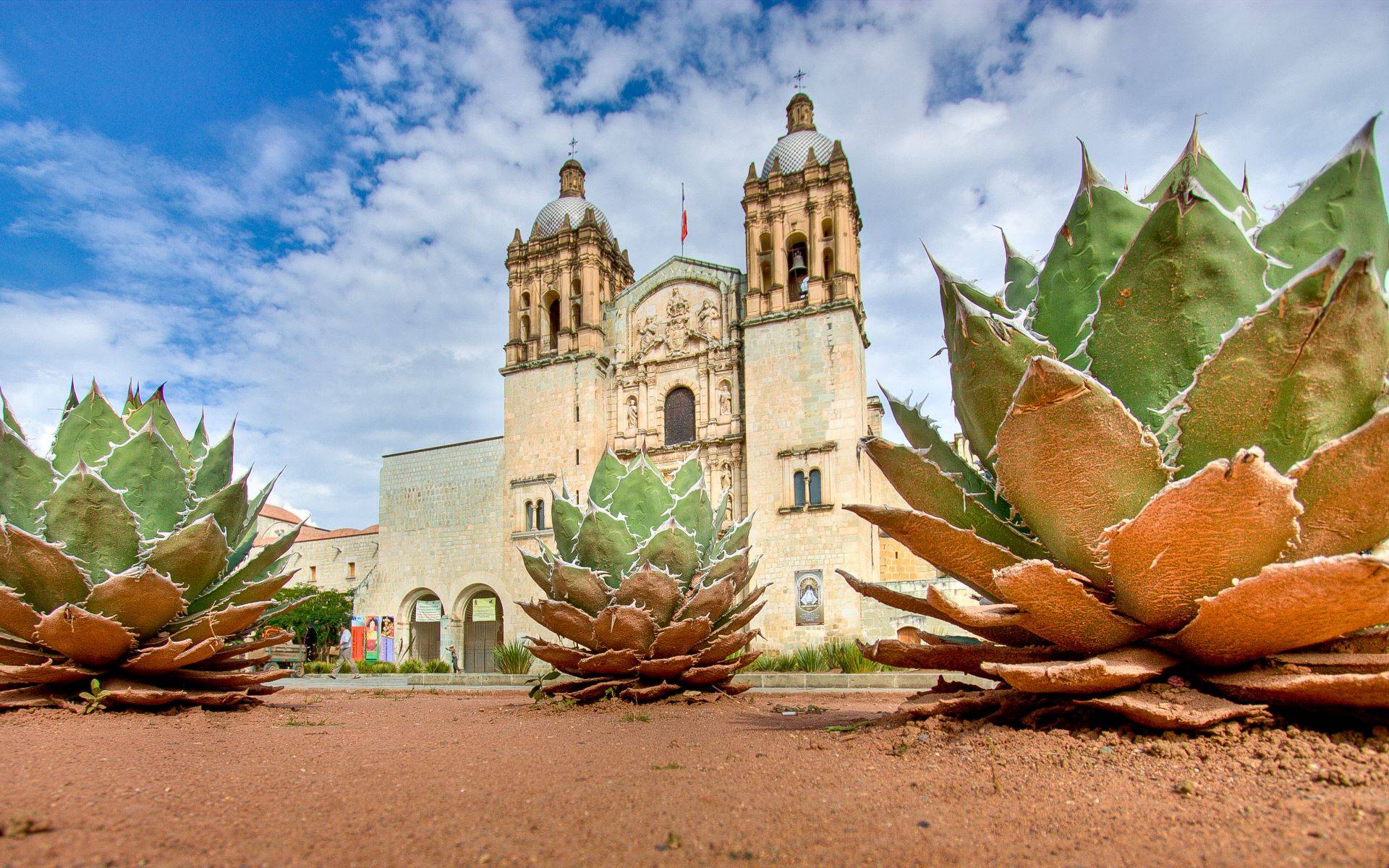 16-Day Unforgettable Mexico Tour from Mexico city: Morelia, Chapala, Guadalajara, Querétaro, San Cristobal, Campeche, Mérida | Ticket Admission Included | Hotel Breakfast Included