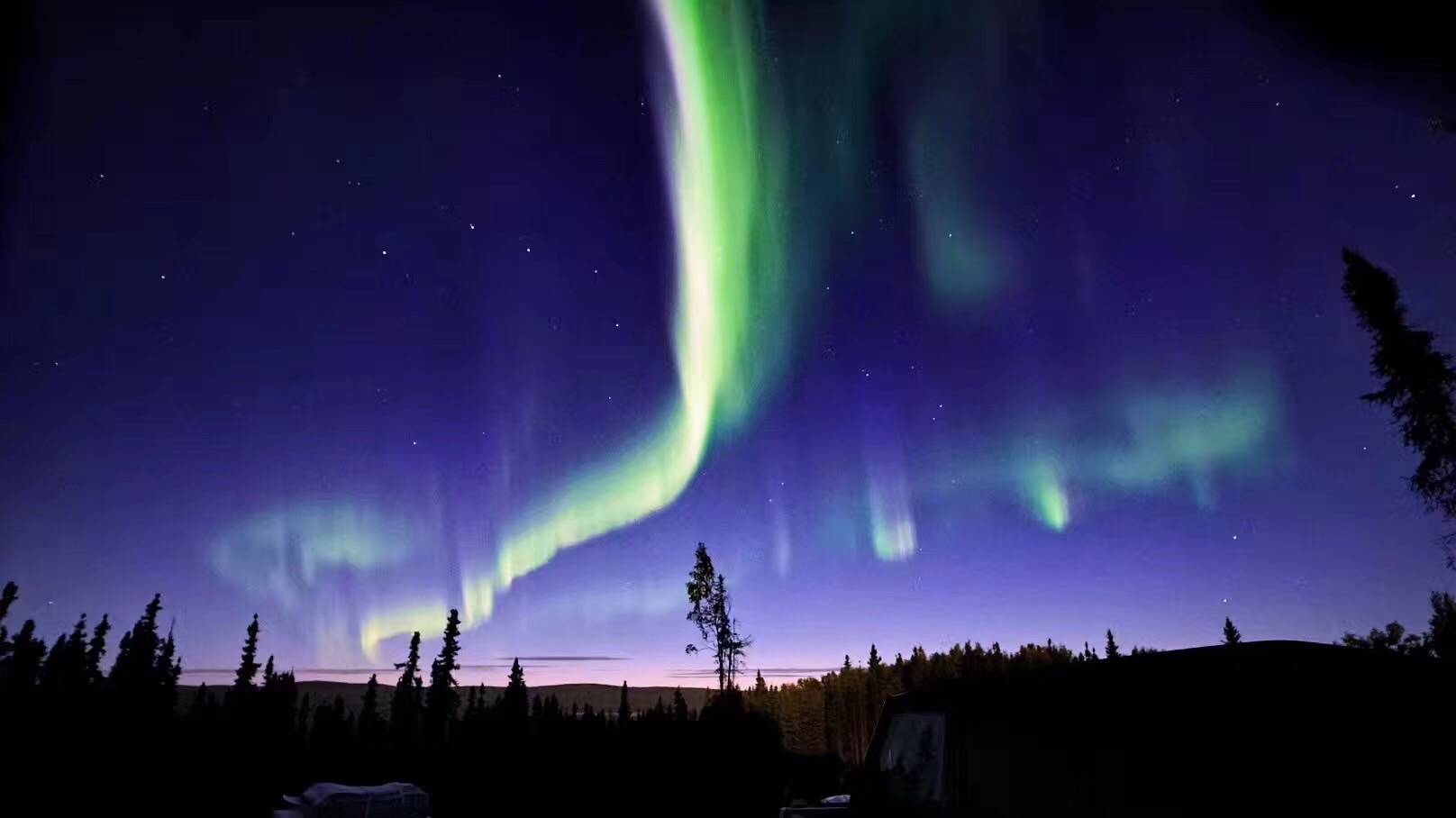 4-Day Northern Lights Tour from Fairbanks: Chena Hot Springs, Arctic Circle Adventure and 3 Chances for Aurora Viewing | Free Airport Pick-up | Small Group