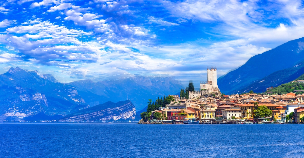 11-Day [24 Pax Small Group] Mapping Southern France Tour from Barcelona: Girnoa, Carcassone, Nimes, Avignon, Cote d´Azur, Milan, Garda lake | Welcome Dinner/Farewell Dinner 