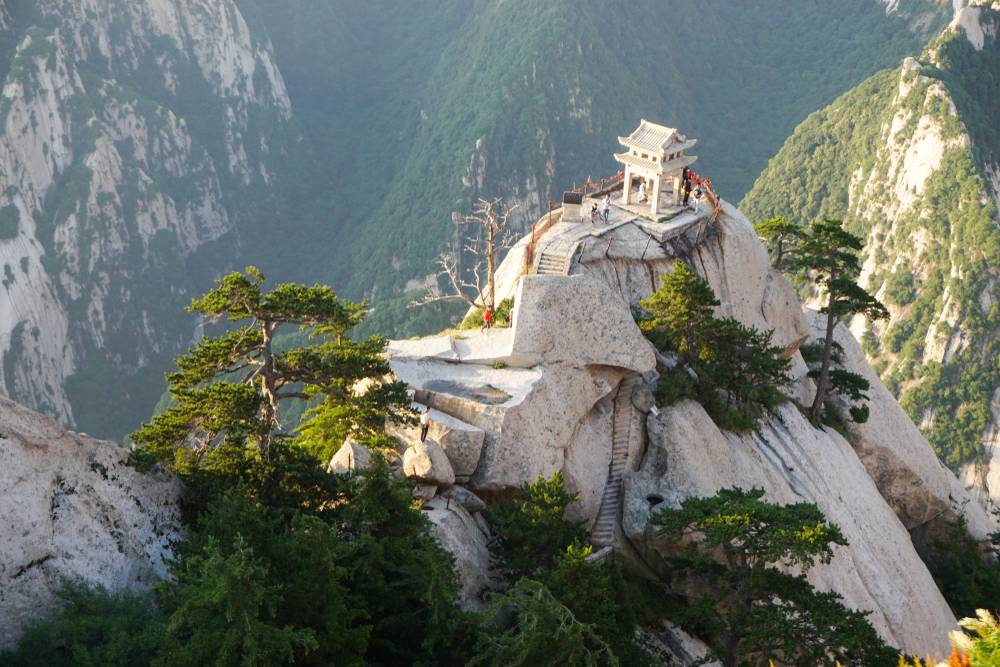 5-Day Ancient Xi’an Private Tour: Terracotta Warriors, Mt. Huashan, Ancient City Wall, Muslim Street and Shadow Puppet Show