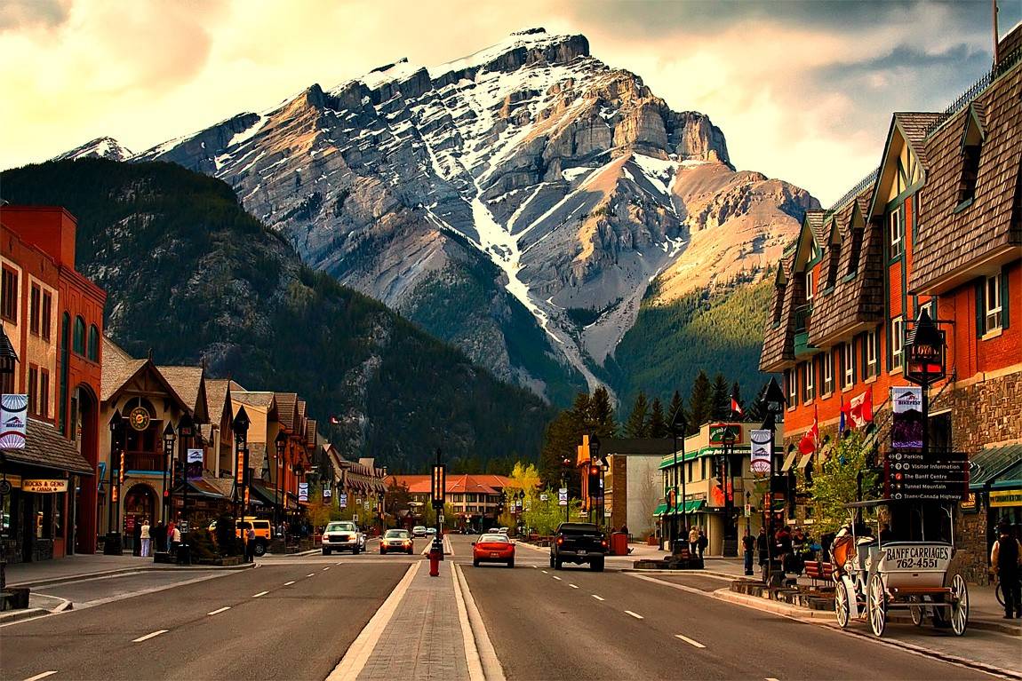 10-Days Across Canada Tour from Montreal: Algonquin Park, Susanne Marie, Marathon township, Calgary, Banff National Park and Jasper National Park