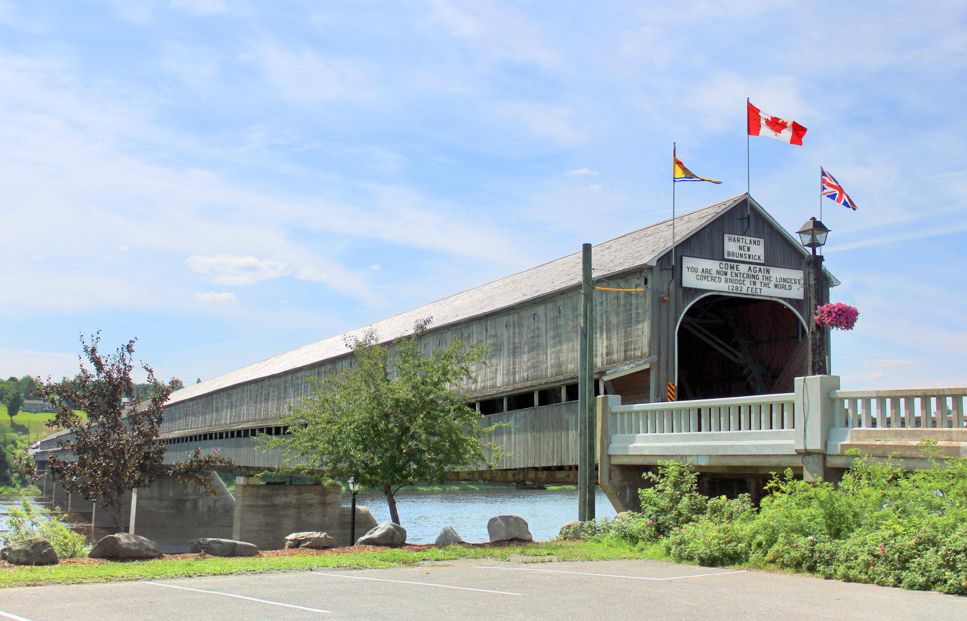 5-Days Eastern Canada Maritime Provinces Summer Dream Tour: Prince Edward Island Provincial Legislature Building, Anne of Green Gables Museum, Cavendish Beach, Confederation Bridge and Maritime Museum