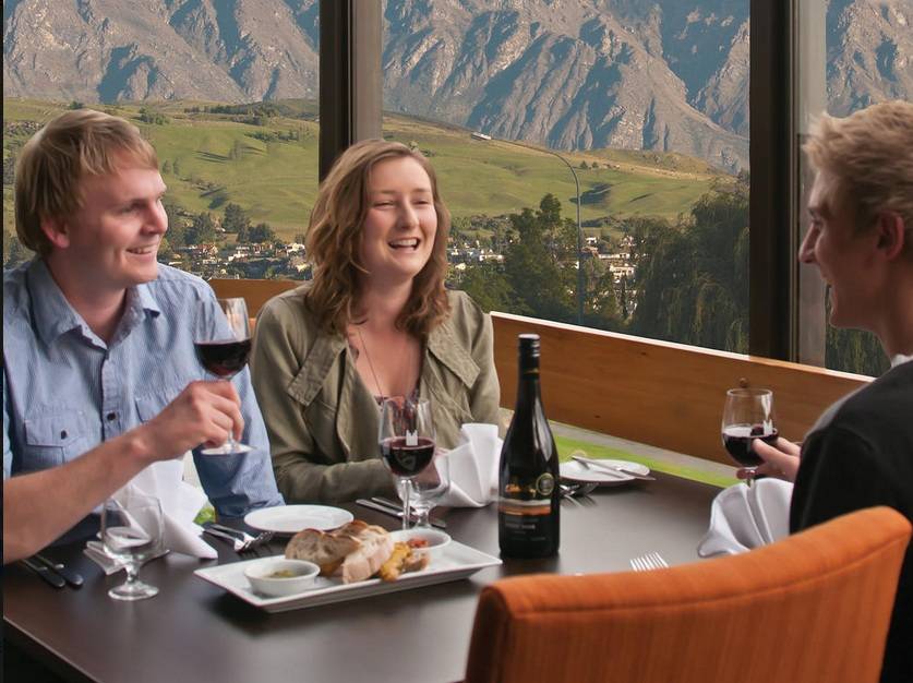 17-Day New Zealand Adventure Tour from Auckland to Queenstown: Waitomo Glowworm Caves, Hobbiton Movie Set, Lake Taupo and Aoraki National Park
