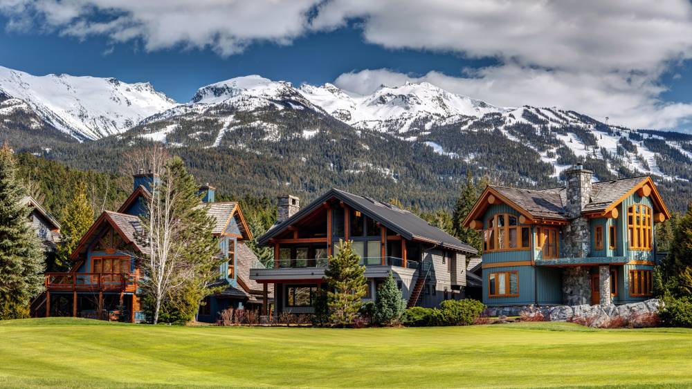 16-Day Active West Coast & Canadian Rockies Tour w/ Camping from Calgary【Max 16 Pax Small Group】: Waterton Lakes, Lake Louise, Vancouver and Squamish