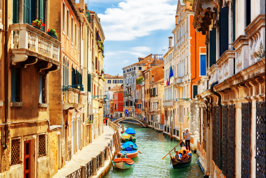 14-Day [24 Pax Small Group] Italy In-depth Tour from Venice: Bologna, Florence, Siena, Perugia, Assis, Rome, Pompei, Amalfi Coast, Caserta | Welcome Dinner/Farewell Dinner