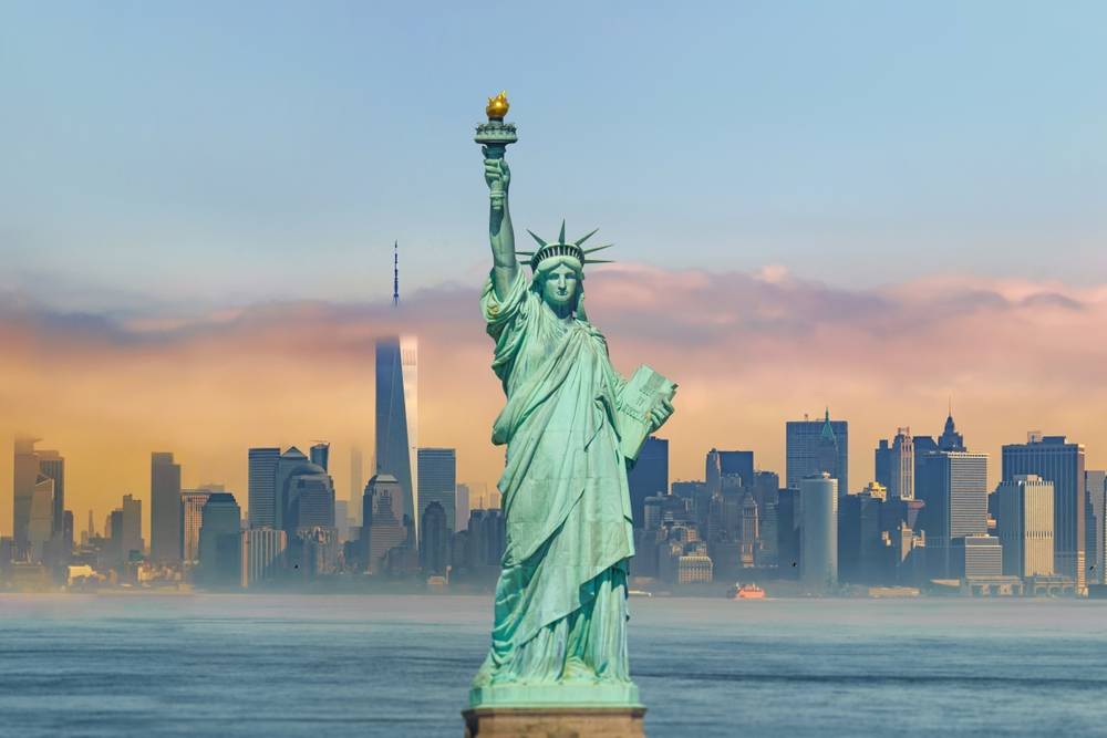 8-Day East Coast Package Tour from New York: Niagara Falls, Toronto, Washington DC, Philadelphia | JFK/EWR Airport Transfer Included | Hotel Breakfasts Included