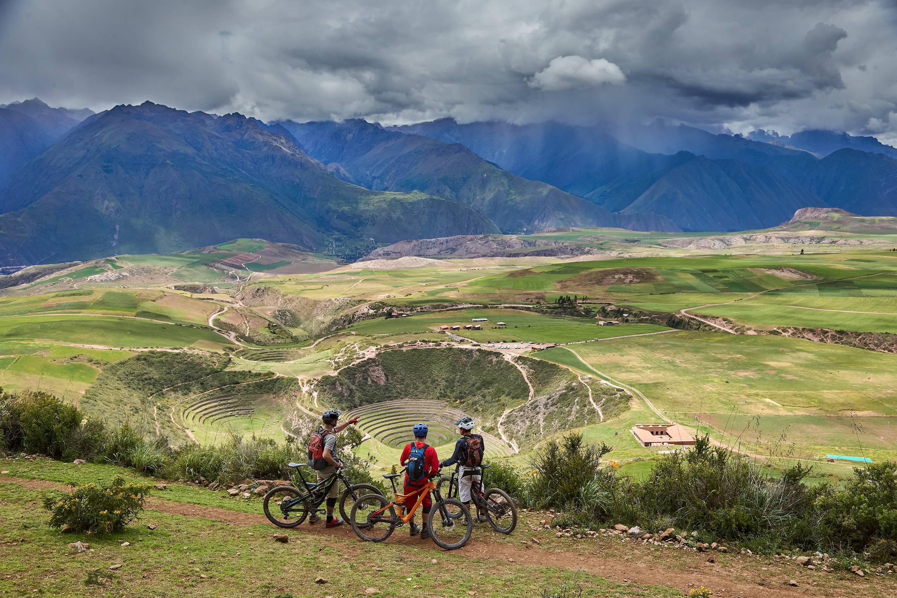 18-Day South American Explorer Tour with Inca Trail Trek: Buenos Aires and Iguazú Falls | 3 Countries and 10 Cities | 17 Breakfasts, 2 Lunches, 6 Dinners