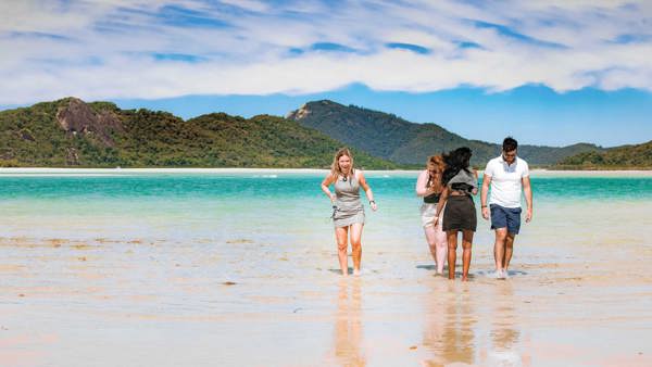 16-Day Australia Tour Without Sailing: Sydney, Byron Bay, Noosa Everglades, Airlie Beach, Magnetic Island and Cairns