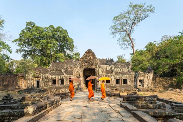 14-Day Vietnam & Cambodia Tour from Hanoi to Siem Reap: Halong, Hoi An, Ho Chi Minh City | 2 Countries and 10 Cities | 13 Breakfasts, 3 Lunches and 5 Dinners 