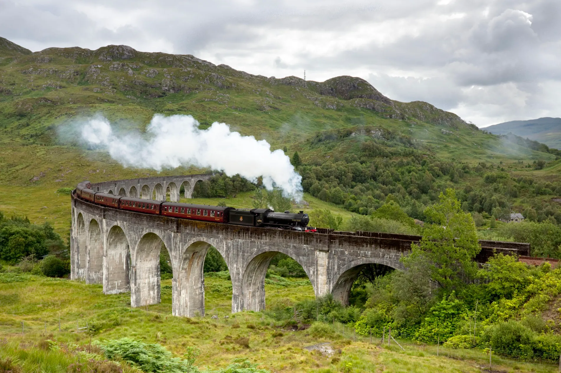 4-Day Skye & Jacobite Train Tour from Edinburgh: Fort Augustus