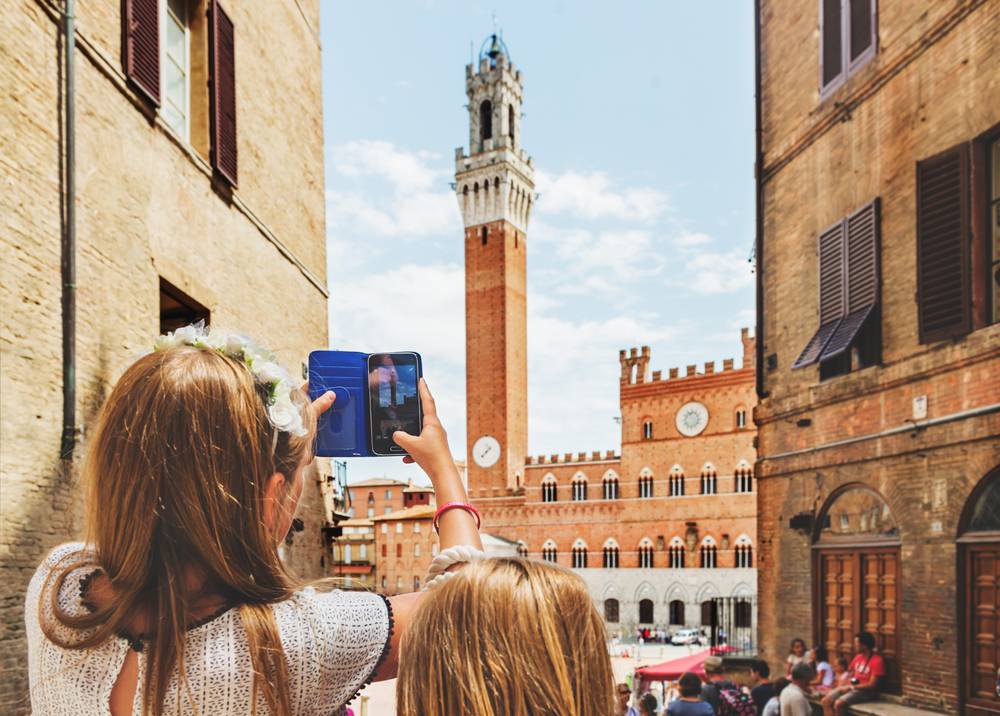 23-Day Landscapes of Spain & Italy Tour from Madrid: Merida, Seville, Cordoba, Granada, Ubeda, Valencia, Barcelona, Venice, Bologna, Florence, Siena, Perugia, Assis, Rome | Welcome/Farewell Dinner | Daily Breakfast