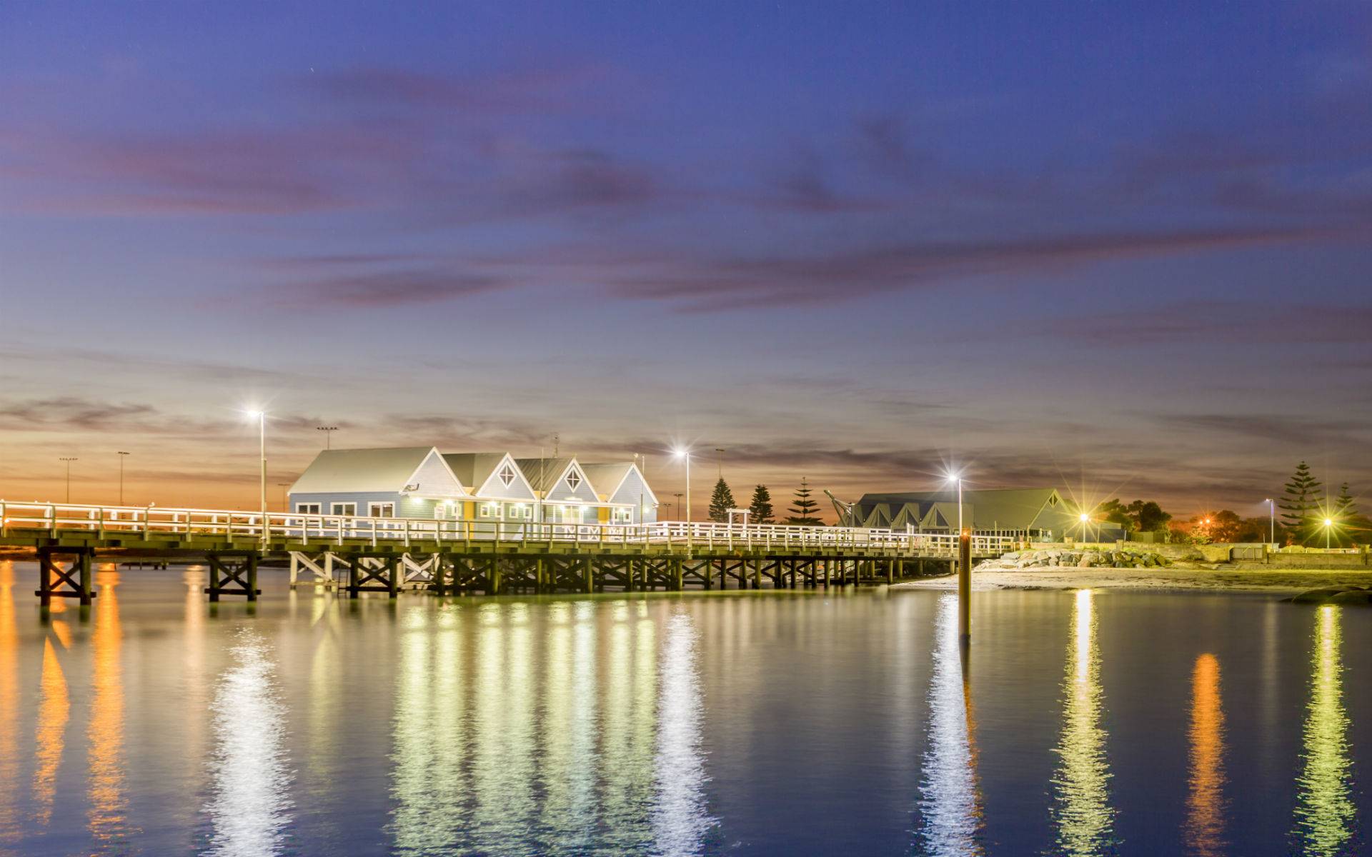 7-Day All-Inclusive Touring Grand Packages from Perth: Caversham Wildlife Park, Nambung National Park, Rottnest Island, Margaret River and Wave Rock