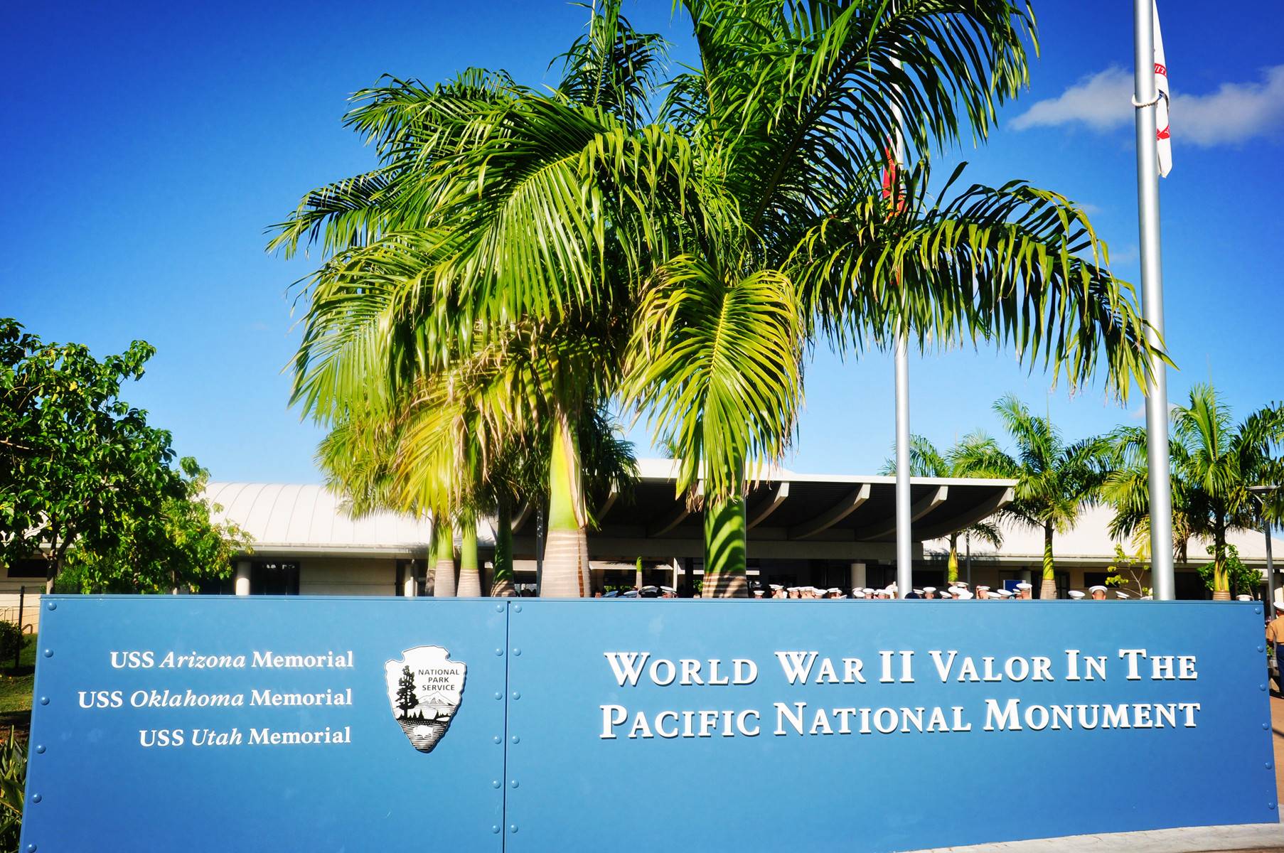 8-Day Hawaiian Explorer Tour from Honolulu: Maui, Pearl Harbor and Hawaii Volcanoes National Park  | 1 Country and 10 Cities | 7 Breakfasts, 1 Lunch, 3 Dinners