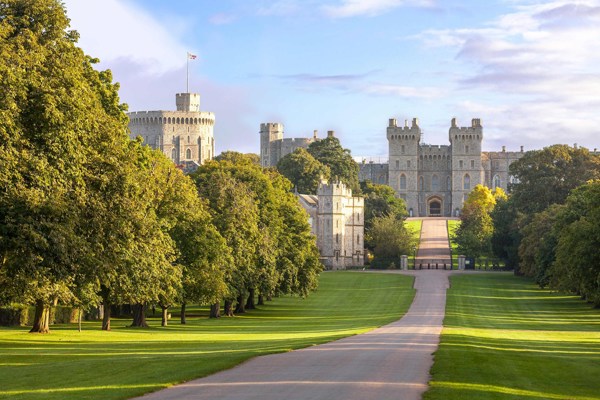 9-Day London and Paris Sightseeing Tour: Versailles and Dover | 2 Countries and 7 Cities | 8 Breakfasts, 3 Dinners