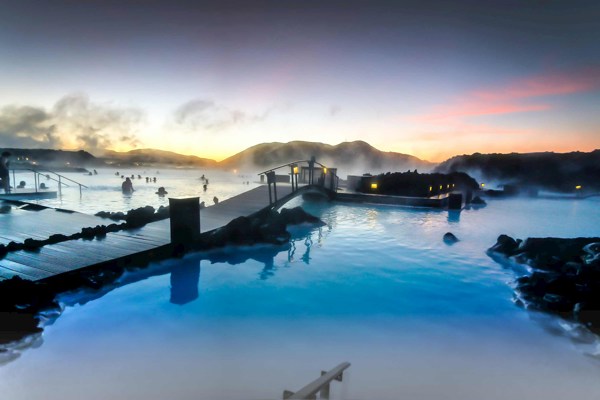 6-Day Iceland Sightseeing Tour with the Blue Lagoon from Reykjavik: Thingvellir National Park | 1 Country and 6 Cities | 5 Breakfasts, 2 Dinners