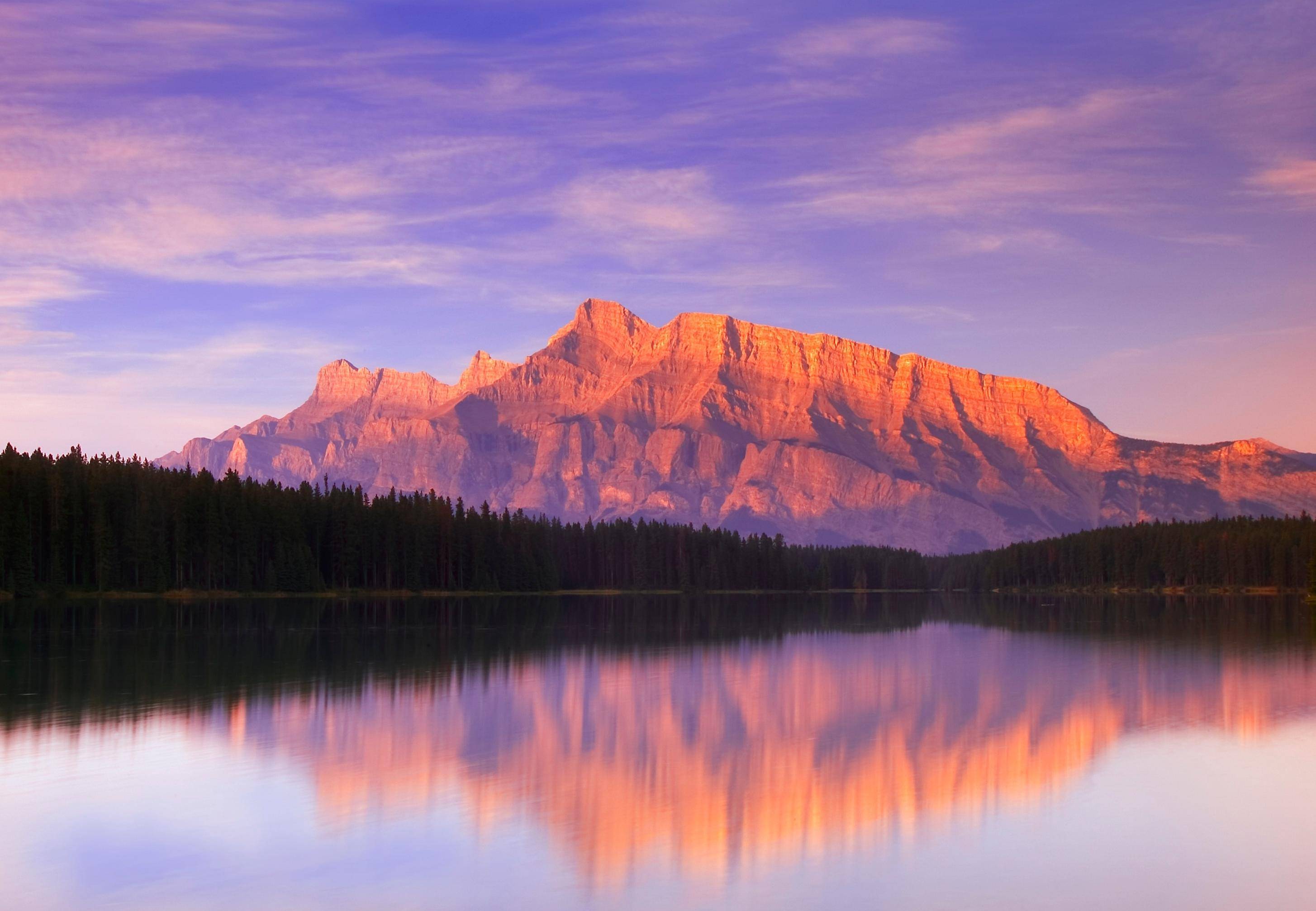5-Day Summer Rocky Mountains Tour: Banff, Jasper, Yoho, Columbia Icefield, Peyto Lake, Maligne Lake | Small Group (Max 14)