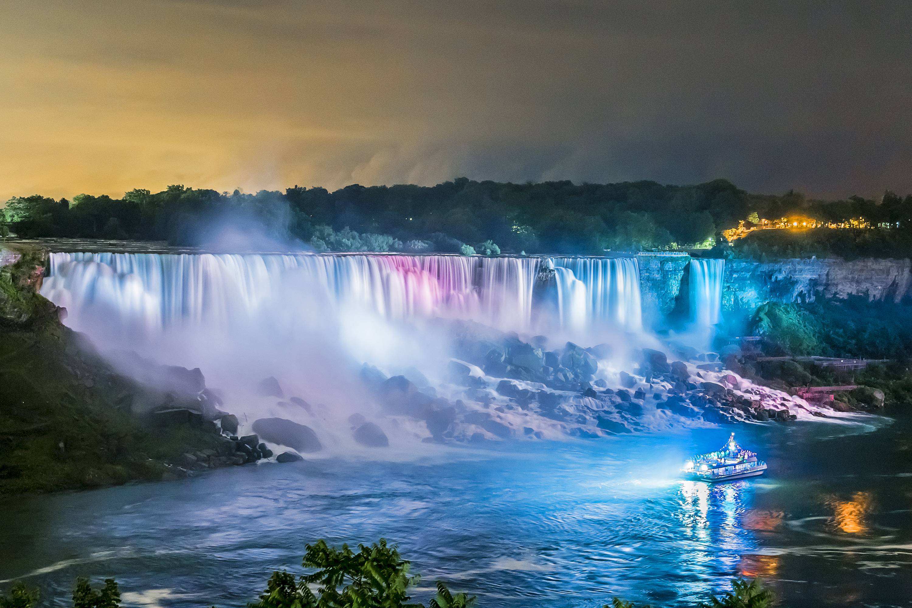 4-Day Niagara Falls Tour from New York: Letchworth State Park, American Falls, Bridal Veil Falls and Horseshoe Falls, Watkins Glen State Park | All Inclusive of Admissions | Breakfasts Included