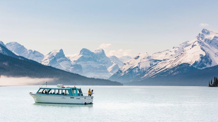 3-Day Jasper + Columbia Icefield Tour ·Boutique Tour Featuring Iconic Glacier Lakes, Icefields Parkway, And A Glacier Hotel Stay