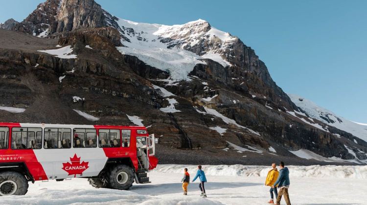 2-Day Canadian Rockies National Parks Express Tour·Calgary, Banff and Yoho | Bow Lake, Columbia Icefield & Moraine Lake | YYC Dropoff