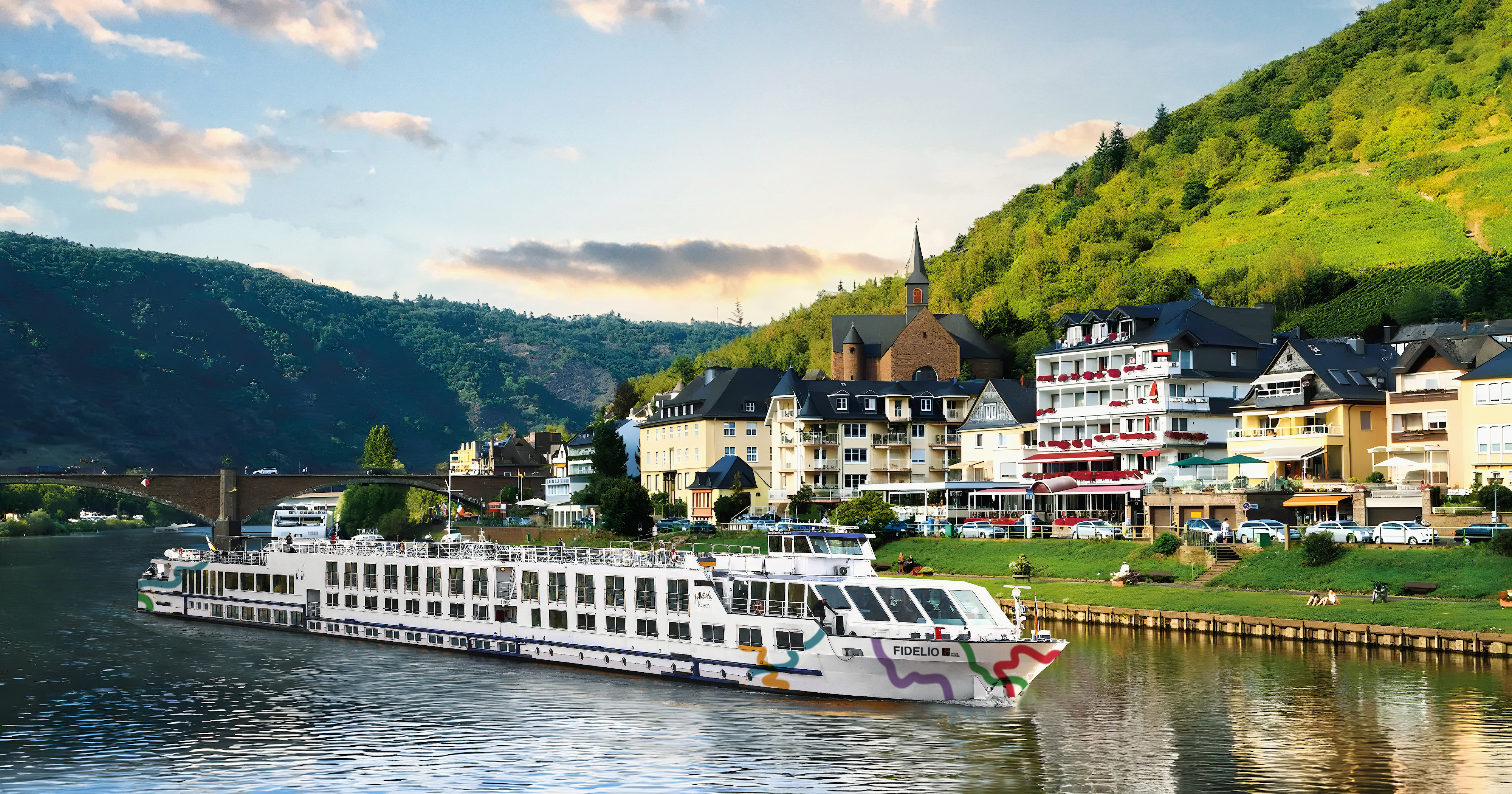 8-Day Central Europe & Danube River Cruise Tour from Passau: Budapest, Bratislava and Vienna