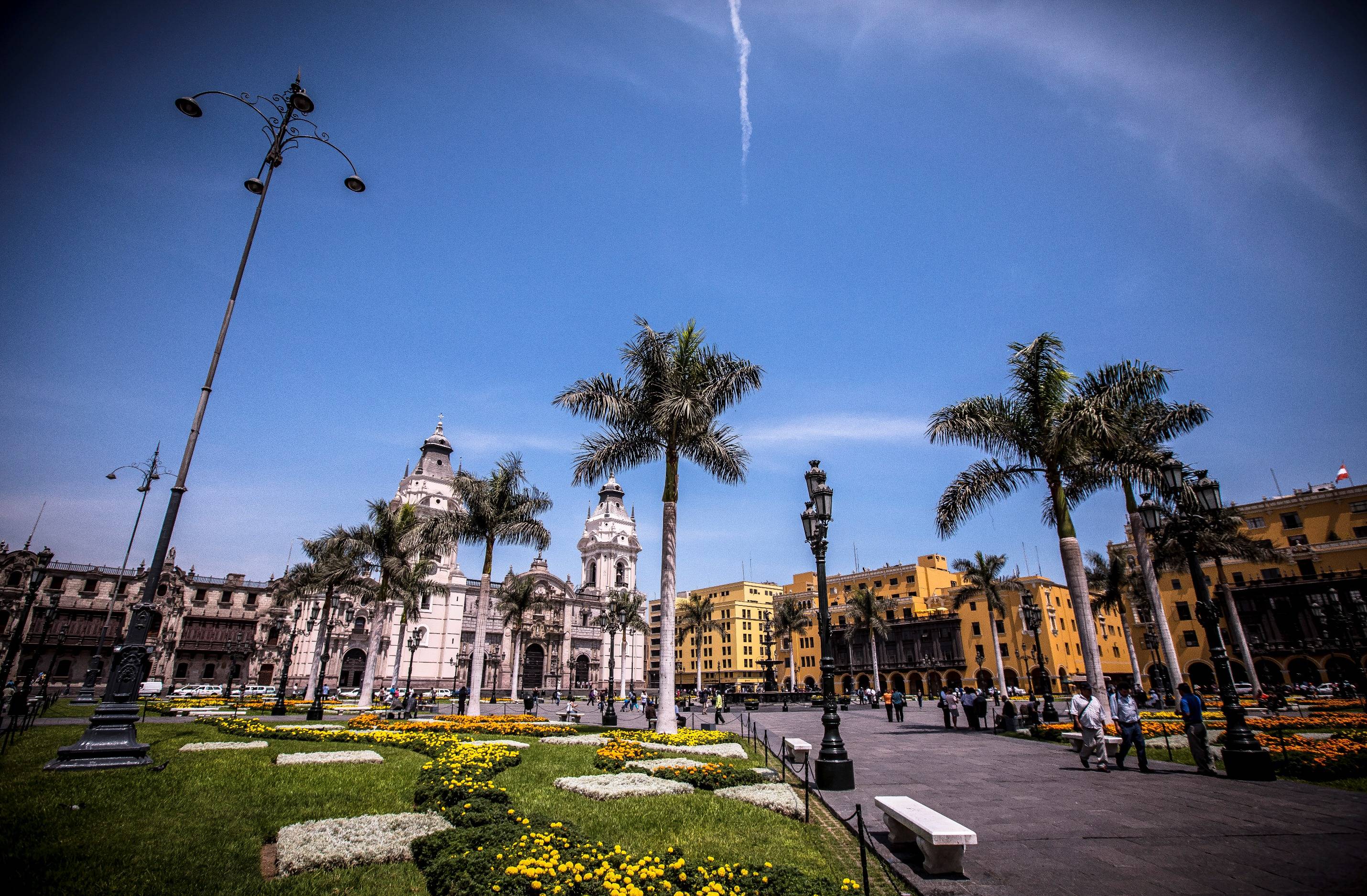 7-Day Andean World Tour from Lima to Puno: Lake Titicaca, Cusco, Chinchero, Sacred Valley and Machu Picchu | Round Trip Train to Machu Picchu