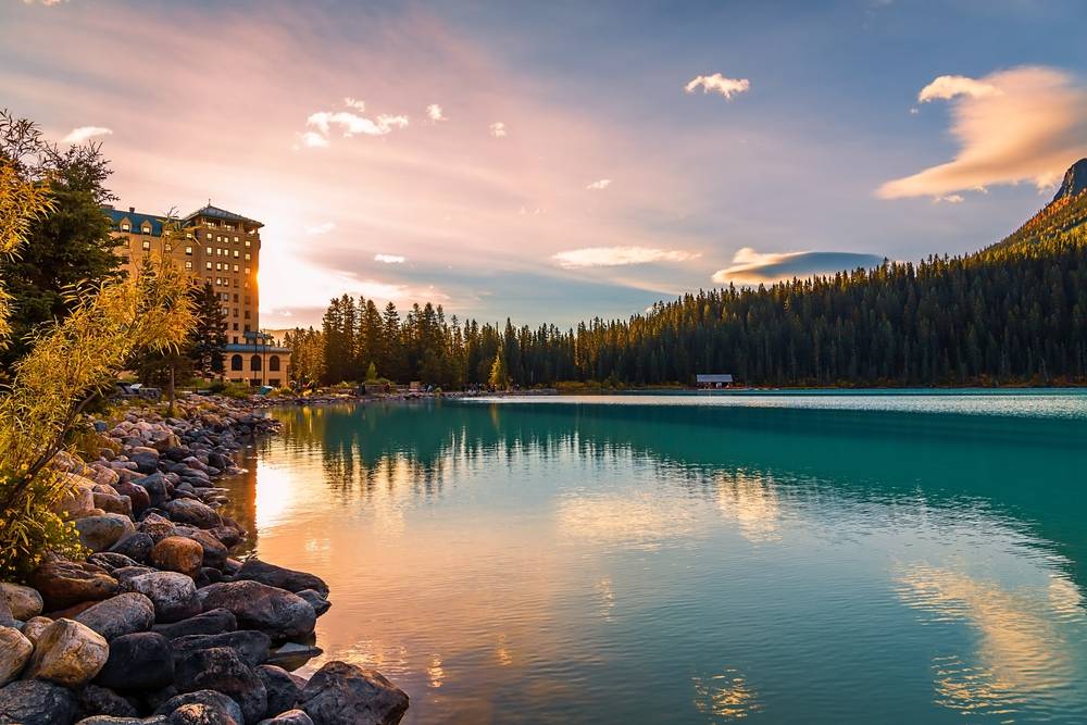 6-Day Rocky Mountaineer Train Tour from Vancouver: 4 National Parks, 8 Famous Lakes & 2 Special Canyons | Small Group of 14 Pax | Guaranteed 1 Night Stay Fairmont Chateau Lake Louise