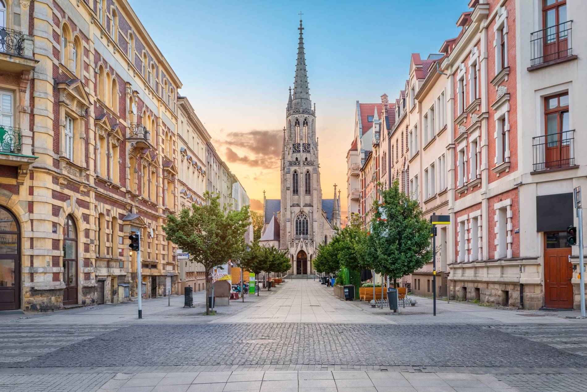 10-Day Full Wonders of Poland Circuit Tour from Warsaw: Krakow, Auschwitz, Katowice, Gdansk, Gdansk | Ticket Admission Included | Hotel Breakfast Included