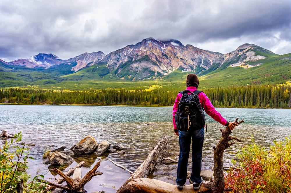 4-Day Canadian Rockies Dream Tour from Calgary:  Fully English-Speaking Guide | Columbia Icefield, Jasper Skytram, Maligne Lake, Athabasca Falls | Guaranteed Departure