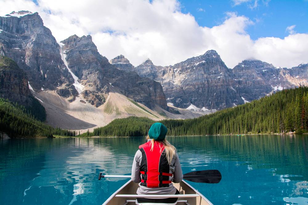5-Day Canadian Rockies Adventure Tour from Calgary: Local English-Speaking Guide | Longer Stays at Attractions | Lake Louise, Banff Town, Columbia Icefield, Maligne Lake | Guaranteed Departure 