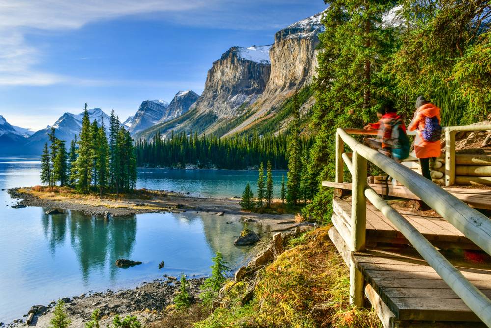 5-Day Majestic Canadian Rockies Sightseeing Tour from Calgary:  Fully English-Speaking Guide | Calgary Downtown, Lake Louise, Johnston Canyon, Columbia Icefield, Pyramid Lake |Guaranteed Departure