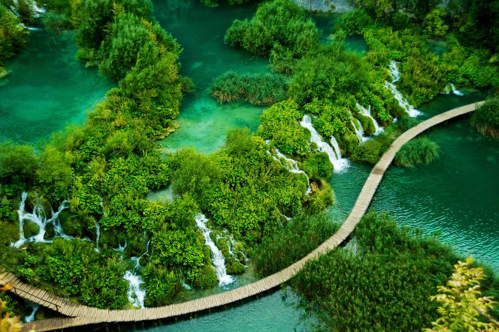 14-Day Best of Croatia & Greece Tour from Zagreb: Plitvice Lakes National Park, Trogir, Split, Dubrovnik, Corfu, Delphi, Athens | An Expert-Led Tour Guide | Free Airport Pick Up & Drop Off