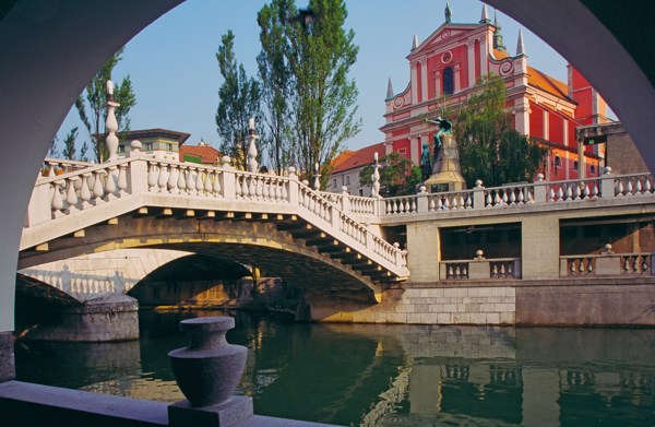 14-Day Splendid Europe Summer Tour from Rome: Venice, Ljubljana, Vienna, Lucerne and Amsterdam | Classic Group | 8 Countries and 13 Cities | 13 Breakfasts & 5 Dinners