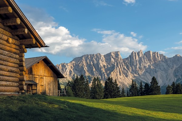 10-Day Country Roads of Northern Italy Tour from Milan: Verona, Cortina d’Ampezzo, Venice and Baveno | Lake Como | Lake Maggiore | Classic Group | 1 Country and 11 Cities | 9 Breakfasts & 4 Dinners