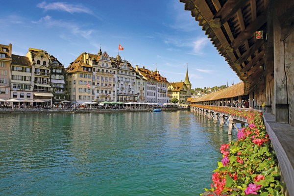 14-Day Guided Tour to Explore the Rural Wonders of Switzerland from Zürich: Lucerne, Stanserhorn, Montreux, Zermatt, Lugano and Grindelwald