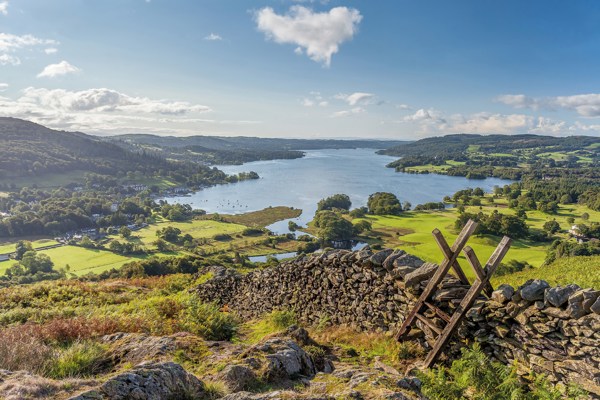 12-Day Guided Tour of Scotland & England to Walk In the Footsteps of British Legends from Edinburgh: Windermere, York, Bath and London