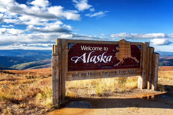 10-Day Majestic Alaska Tour from Anchorage: Denali National Park, Fairbanks and Valdez | 1 Country and 6 Cities | 9 Breakfasts, 2 Lunches, 4 Dinners