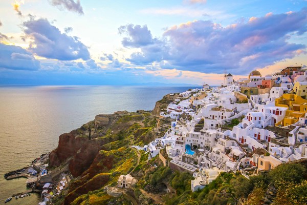 11-Day Greece Sightseeing Tour from Athens: Corinth, Mycenae, Nafplion, Patras, Kalambaka | Including 3-night in Santorini