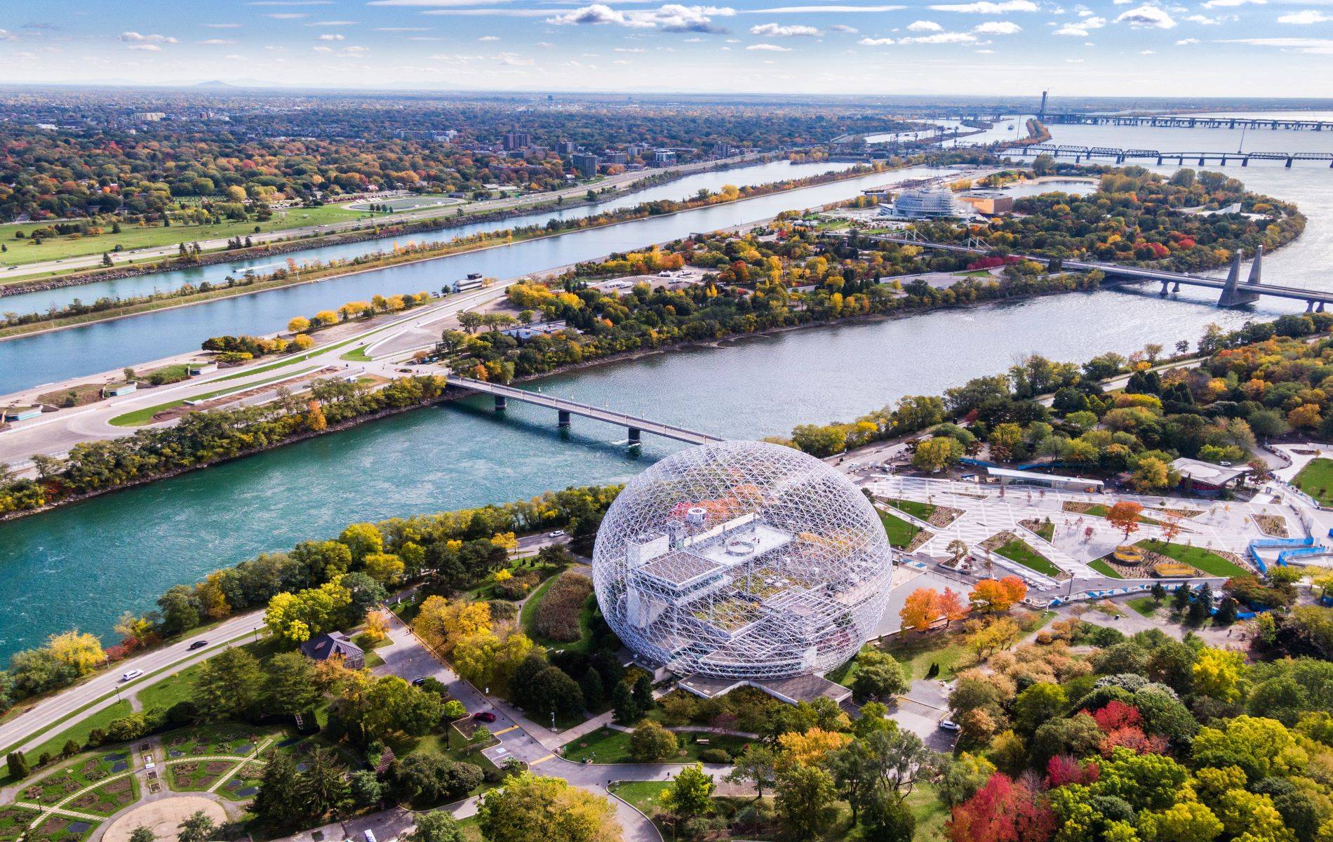 4-Day Montreal and Quebec Tour from Montreal: St. Joseph Oratory, Chateaux Frontenac, Montmorency Falls, Place Royale | Free Airport Pick-up