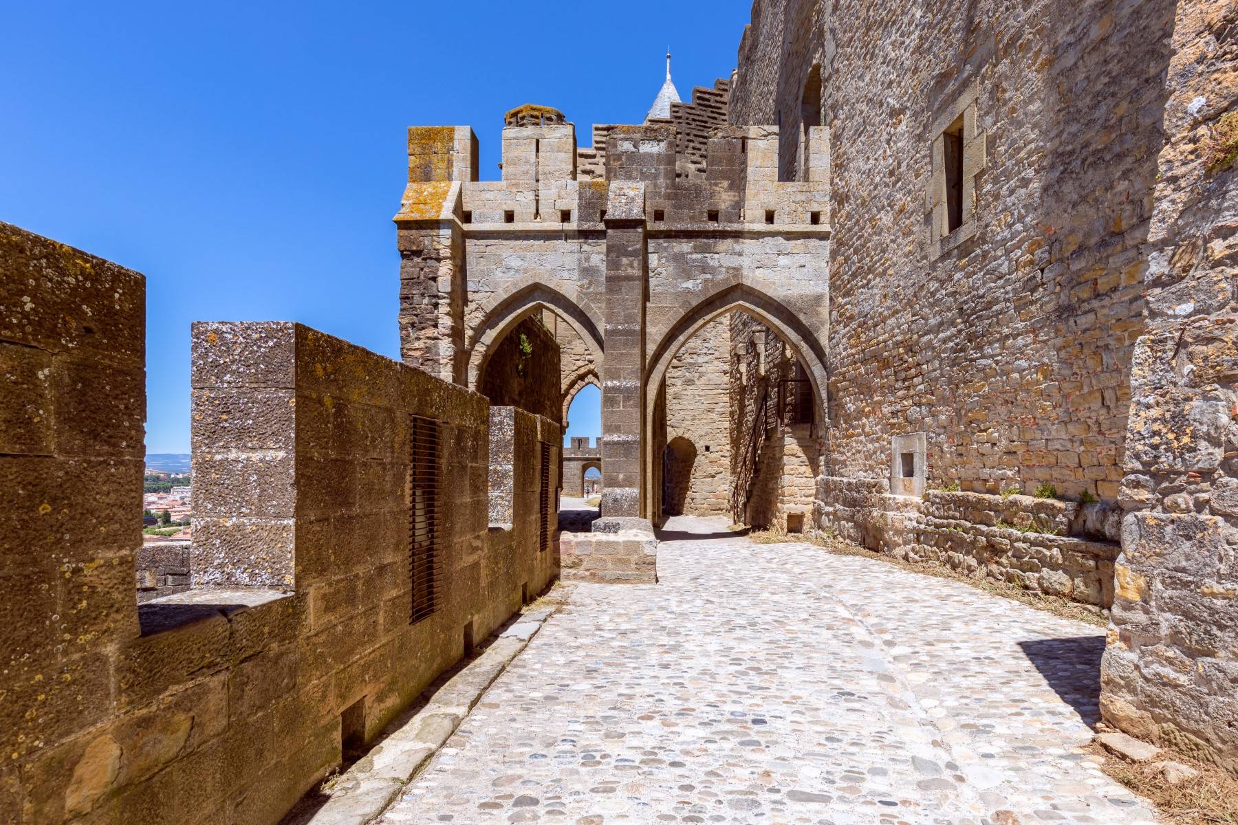 8-Day Paris, Lourdes, Côte d Azur, Provence and Barcelona Tour from Paris: Tours, Bordeaux and Marseille | Ticket Admission Included | Hotel Breakfasts Included
