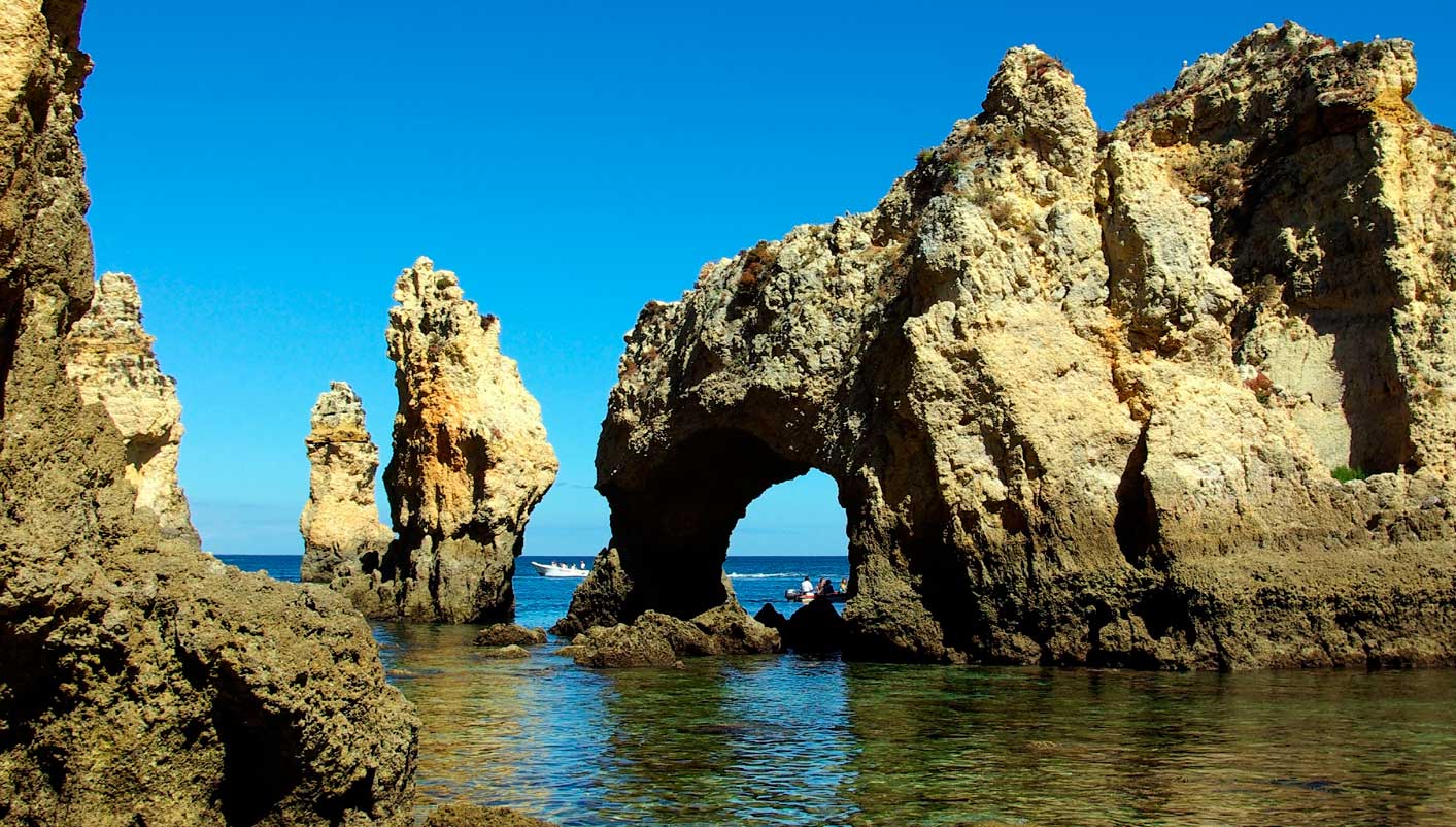 8-Day Complete Portugal ROT Cruise Tour from Lisbon: Lagos, Algarve, Évora, Fátima, Porto, Coimbra | Ticket Admission Included | Hotel Breakfasts Included